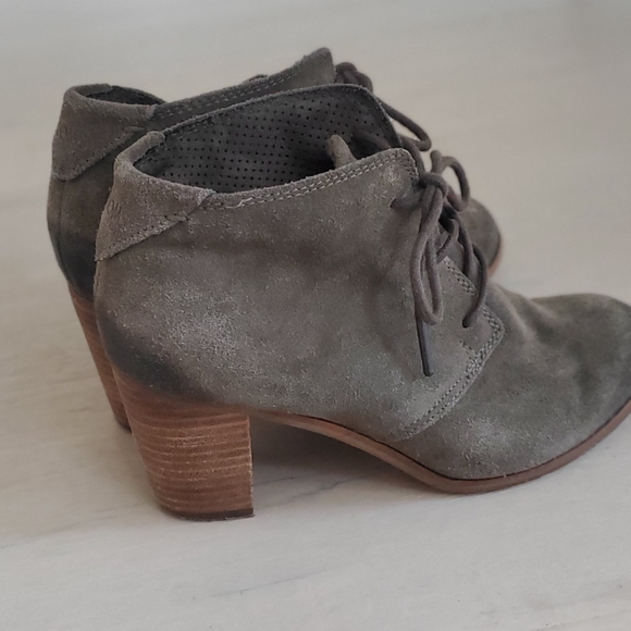 Tom's soft suede olive green/Grey great wood heel, lace up bootie sz.6.5 - Picture 6 of 6